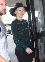 makeup free iggy azalea catches a