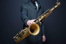 wallpaper elegant man with saxophone fp