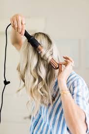 The tapered barrel of this wand goes from 28mm to 23mm, meaning you get a looser voluminous curl at the top of your hair, and tighter, defined curls toward. How To Curl Long Hair Quickly Beauty A Slice Of Style