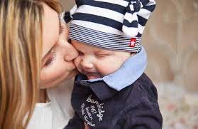 3 reasons why kissing baby is important