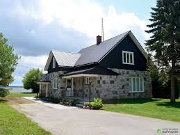 incroyable maison au vaste terrain