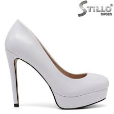 Някои дизайнери прекаляват и правят абсолютно екстремни обувки. Stillo Elegantni Obuvki S Visok Tok