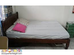 used queen size bed with foam wood