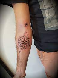 Arzel Tattoo - Fleur de vie ⚛ et yin yang☯️ | Facebook