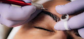 microblading 3d eyebrows treatment in