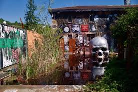 a french artist s abode of chaos