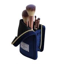 the flat lay co standing brush case in