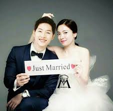 The announcement came through blossom entertainment and united artists agency, who called the. Song Joong Ki And Song Hye Kyo Descendants Of The Sun Couple Posts Facebook