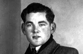 Zijn vriend Jan Mölders was in oktober 1943 op de Markt in Groenlo opgepakt omdat hij zich aan de Arbeitseinsatz had onttrokken . - Antoon_Doppen_thumb