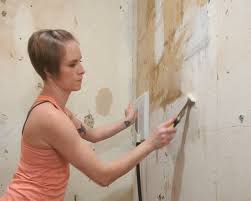 3 ways to remove stubborn wallpaper