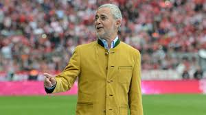 Gerd müller is considered as the greatest german football players of all time. Ebeg9zoopf0btm