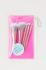 makeup tools brushes in
