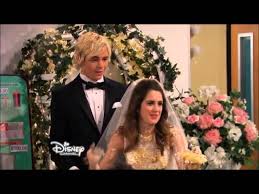 all auslly kisses you