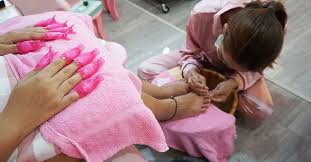 5 places to get a gel manicure near