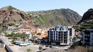 Beaches are mostly black volcanic sand and ribeira brava is a small and pretty village, packed with hotels, restaurants and a calm beach. Riuh Eqf4otgtm