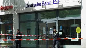 Deutsche bank ag, filiale kiel: Berlin Neukolln Nach Uberfall Auf Geldboten Haftbefehle Erlassen