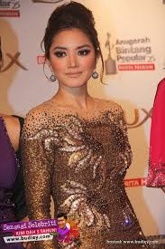 Her chiffon dress featured delicate spaghetti straps and wrapped sections at. Menu Home Contact Us Privacy Policy Navigation Tuesday April 10 2012 Home Anak Seni Fazura Artis Malaysia Paling Ayu Dan Antara Artis Yang Manis Di Abpbh 2012 Fazura Artis Malaysia Paling Ayu Dan