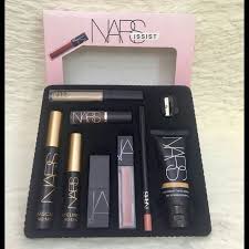 nars issists kit in stan
