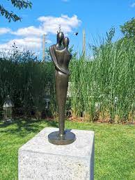 Garden Sculpture Bronze Embracing