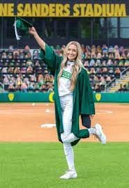 Her birthday, what she did before fame, her family life, fun trivia facts, popularity rankings, and more. Haley Cruse Tiktok Age Height And Boyfriend Oregon Softball Girl