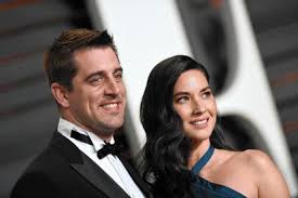 Aaron rodgers announces he is engaged during his nfl mvp acceptance speech. Aaron Rodgers Engaged To Olivia Munn But But The Playoffs Chicago Tribune