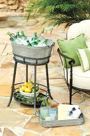 10 ways to serve drinks outdoors