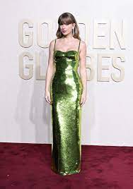 taylor swift glimmers in green on the