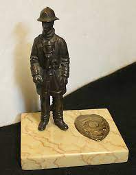 Check spelling or type a new query. Fireman Bronze Statue Sculpture Chief Mora Minn Signed By R M Brodin April 1985 114 71 Picclick Uk