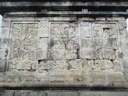 Relief ini dihubungkan dengan kisah arjunawiwaha. Candi Pringapus Dinding Candi Jejak Bocahilang