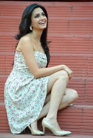 Beauty Galore HD : Kriti Kharbanda Hot Legs In Floral Skirt