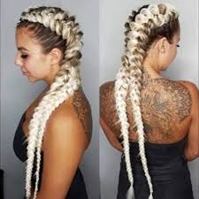 Want to keep your hair away from your face and look stylish? I Love This Pulled Cairns Hair Braiding Extensions