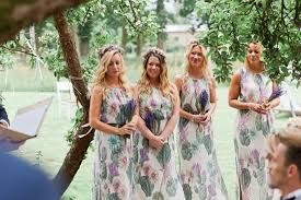 Eine hochzeit ist eine fröhliche angelegenheit, doch. Vintage Wedding Wochenende Mit Seidenkleid Im Schmetterlingsgarten