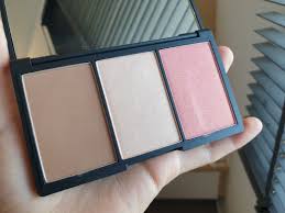 sleek face form countouring and blush