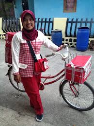 Yakuruto obasan), is a woman who sells yakult products as an employee or delivers the products door to door to individuals at their homes. Yakult Lady Csr Cerdas Yakult Bisnis Terbaik Tanpa Modal