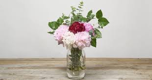 Discover the ways to expertly preserve for an effortless way to dry flowers, place them in a vase and soak the stalks in a few inches of water and leave it until all the water is evaporated. How Much Water Should You Put In A Vase Bouqs Blog