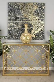 console table decorating