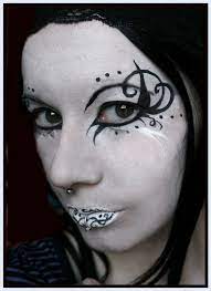 gothic makeup an print eye