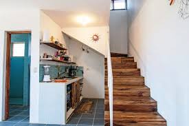 الدرج الخشبي إلى الطابق الثاني ، خيارات الصور • كل شيء عن الإصلاح. نصائح  مهنية