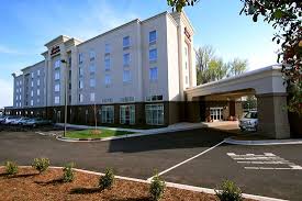 closest hotels to douglas airport clt