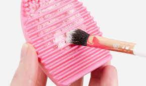 hoe maak ik make up kwasten schoon