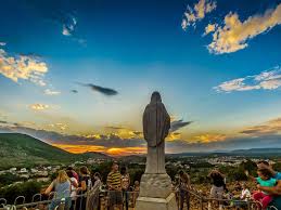 Many areas, each with a distinctive atmosphere, are just waiting to be. Besuchen Sie Medjugorje Bosnien Und Herzegowina Globtour