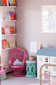 decorating a girl s bedroom 10