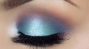 sky blue eyeshadows tutorial soft blue