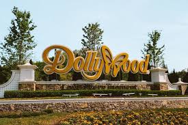The choices here are overwhelming—do you go straight for the slice of mondo apple pie? The Ultimate Guide To Visiting Dollywood In Tennessee Ashlea Paige