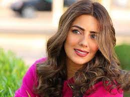 وبحسب موقع العربية.نت فأن الفنانة والمخرجة الكويتية الشابة حرصت على إخفاء خبر الزواج عن وسائل الإعلام، التي فوجئت بإقامتها لحفل. Axm6e7bfh Njvm