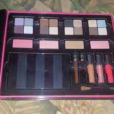 portable makeup palettes