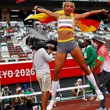 Malaika mihambo left it until her last jump to claim a first athletics gold for germany in tokyo with a 7 meter leap. Iblgju Xbp7udm