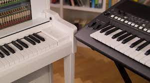 How to Choose a Piano or Keyboard for Beginners