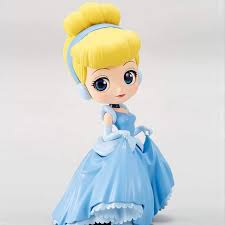 Ia merupakan gadis cantik yang awalnya tinggal dengan keluarga tirinya. Jual Banpresto 35492 Disney Characters Qposket Cinderella Action Figures Murah Juni 2021 Blibli