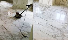 polishing a marble floor respecting the